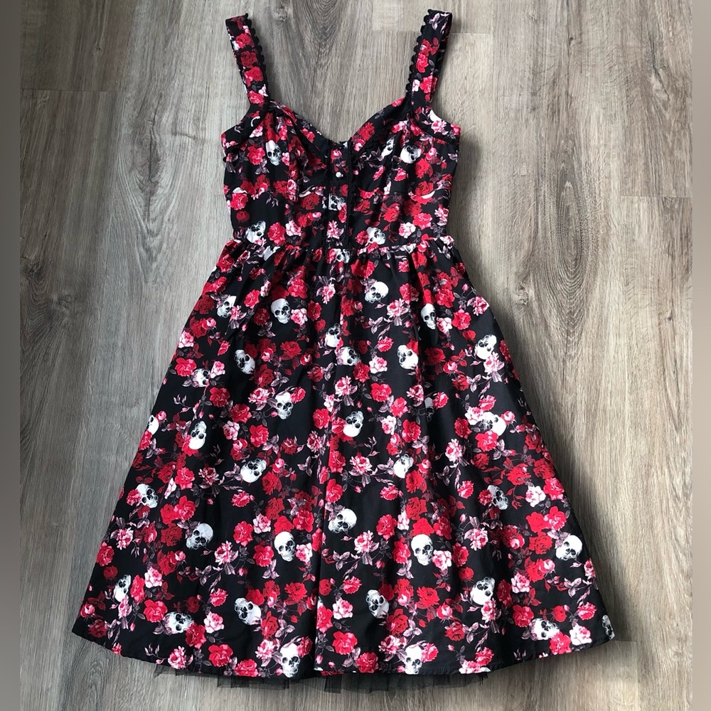 HOT TOPIC Skull and Rose print Dress with Pockets size S